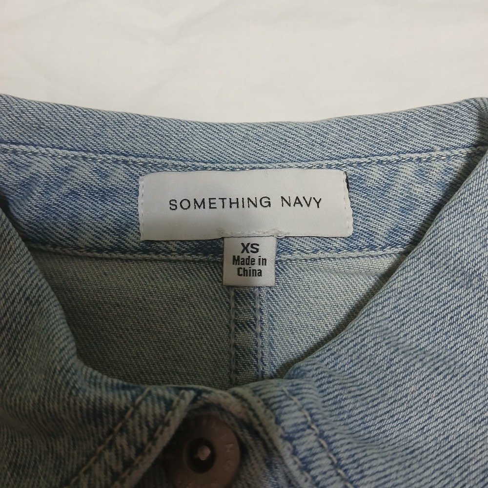 Something Navy Denim Vest XS Sleeveless Button Down Cropped Light Wash - Picture 3 of 6